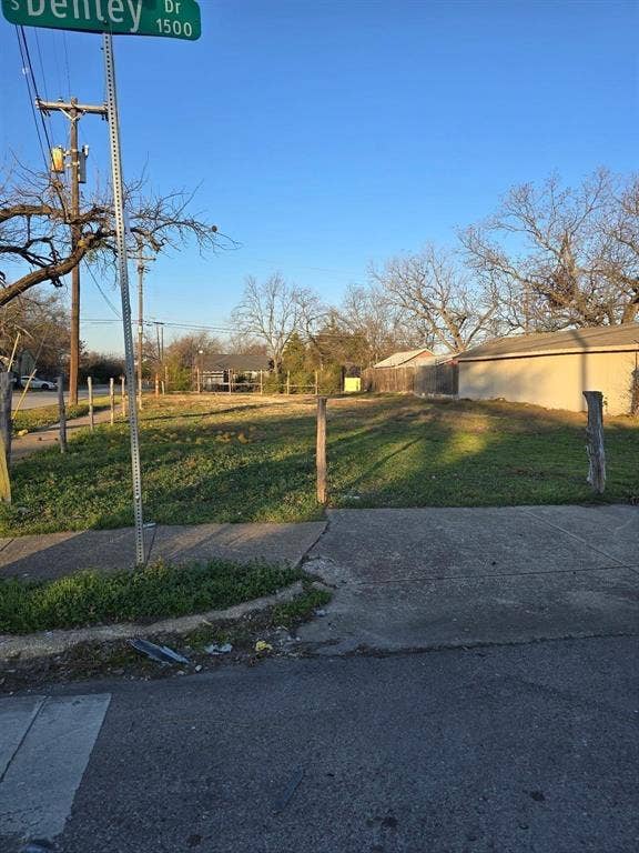 1547 S Denley Drive, Dallas, TX 75216 1547 S Denley Drive, Dallas, TX 75216