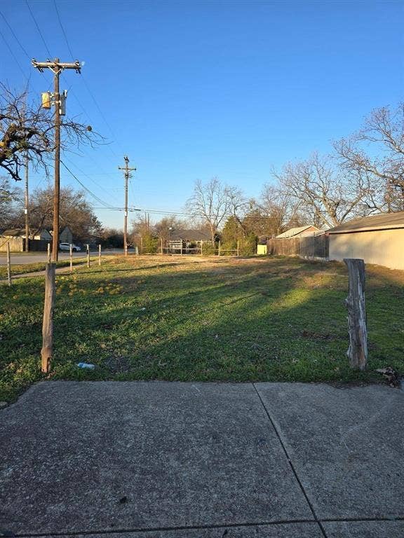 Property photo for 1547 S Denley Drive, Dallas, TX