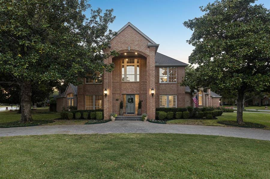 Property photo for 300 Gregg Court, Southlake, TX