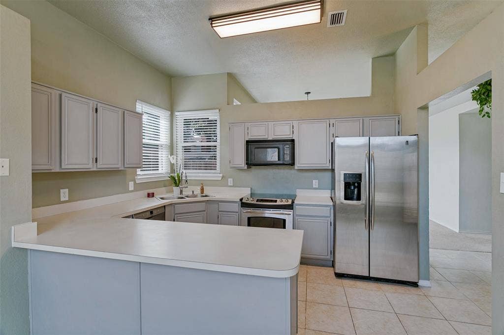4667 Heatherbrook Lane, Grand Prairie, TX 75052 4667 Heatherbrook Lane, Grand Prairie, TX 75052