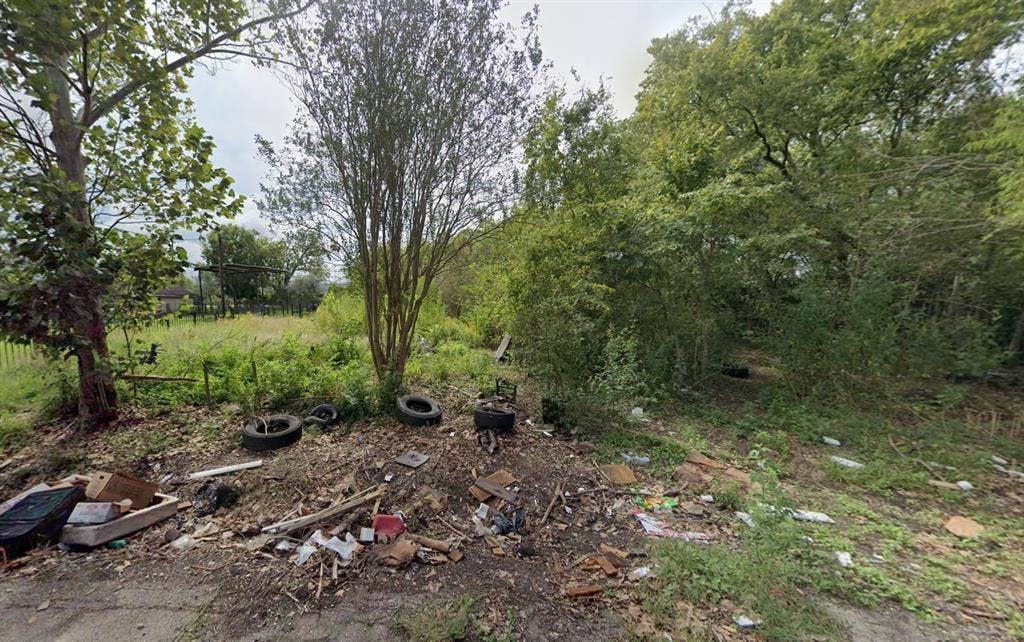 6112 Salina Street, Houston, TX 77026 6112 Salina Street, Houston, TX 77026