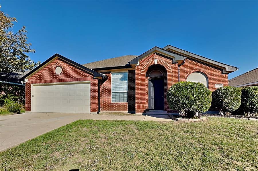 Property photo for 7607 Kittery Lane, Arlington, TX