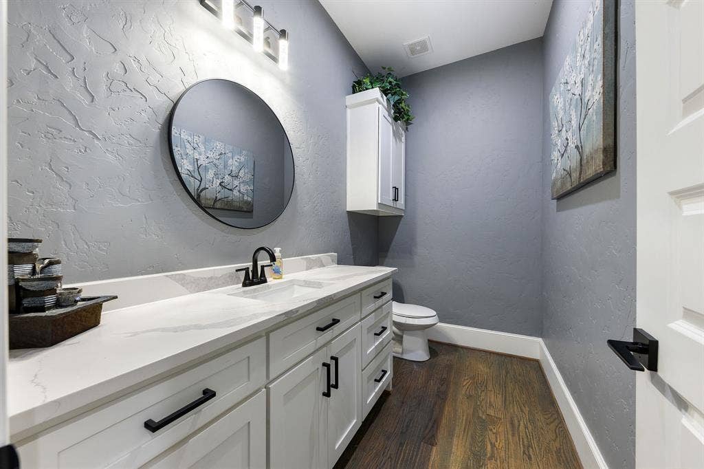 3566 County Road 2522, Royse City, TX 75189 2nd half bath