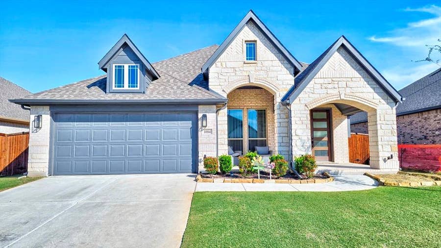 Property photo for 1004 Silver Sage Drive, Justin, TX