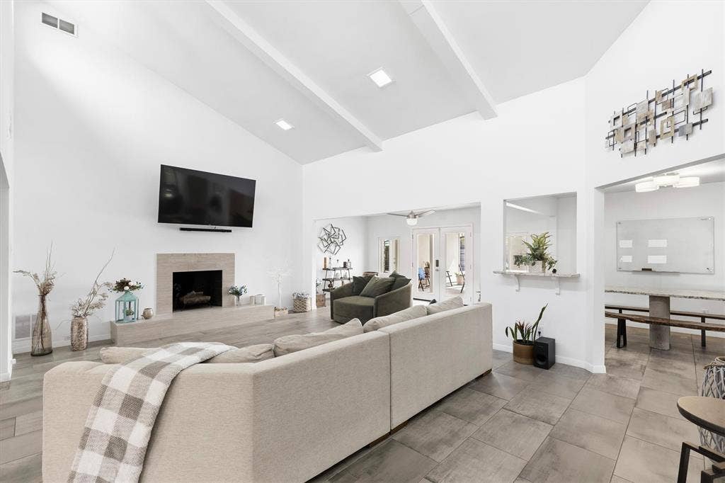 6822 Saint Anne Street, Dallas, TX 75248 6822 Saint Anne Street, Dallas, TX 75248