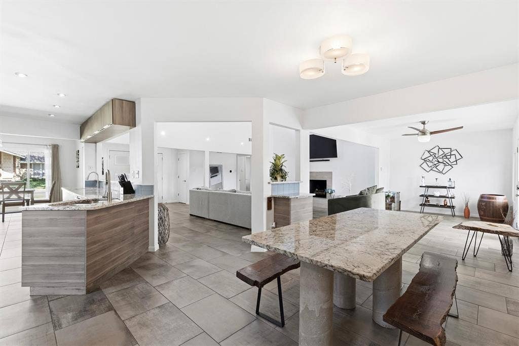 6822 Saint Anne Street, Dallas, TX 75248 6822 Saint Anne Street, Dallas, TX 75248
