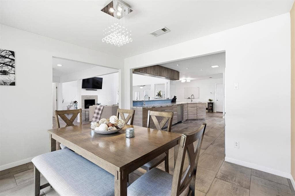 6822 Saint Anne Street, Dallas, TX 75248 6822 Saint Anne Street, Dallas, TX 75248