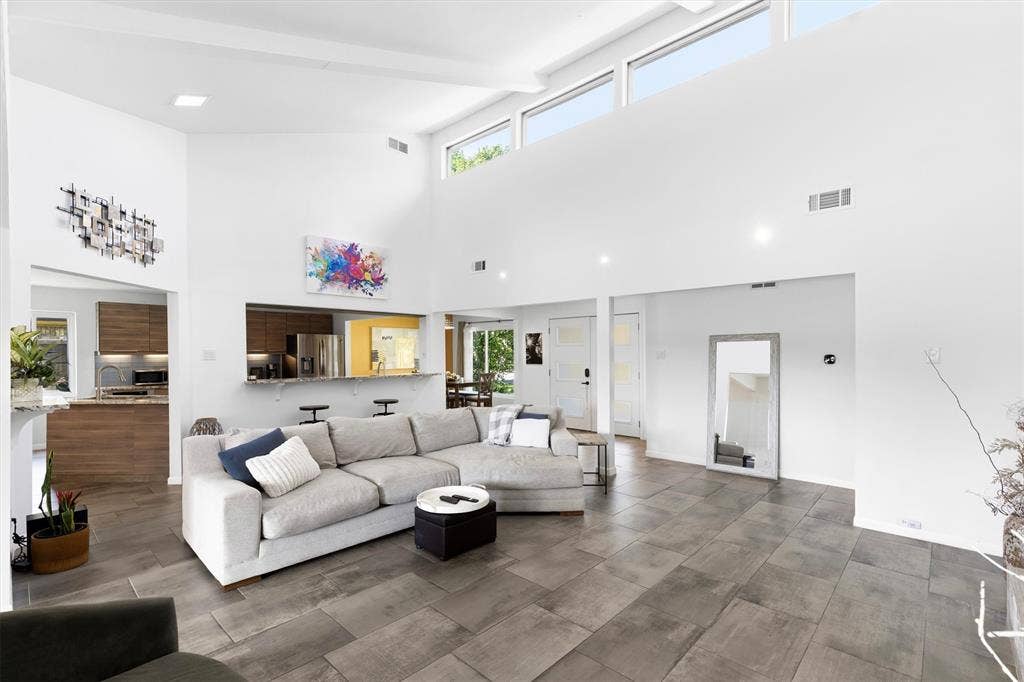 6822 Saint Anne Street, Dallas, TX 75248 6822 Saint Anne Street, Dallas, TX 75248