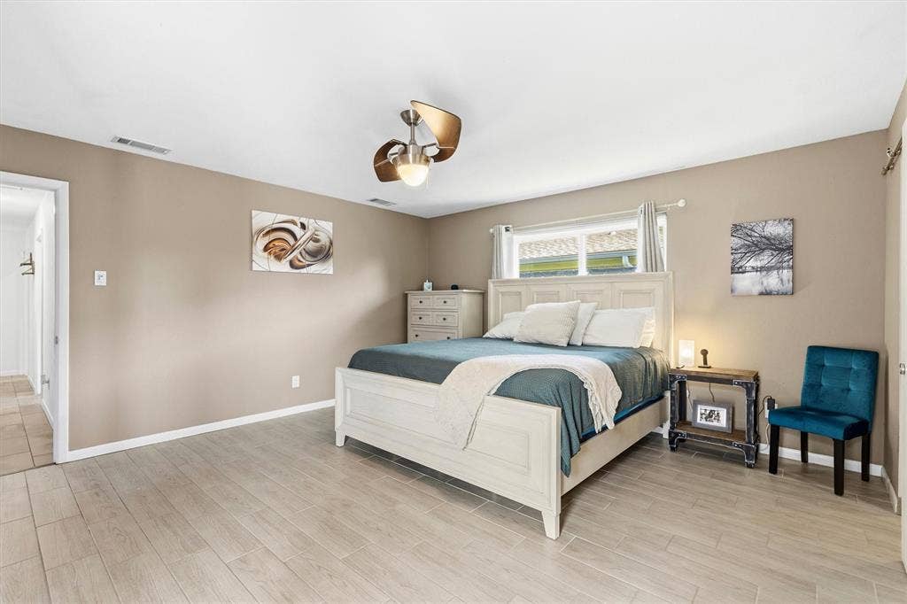 6822 Saint Anne Street, Dallas, TX 75248 6822 Saint Anne Street, Dallas, TX 75248
