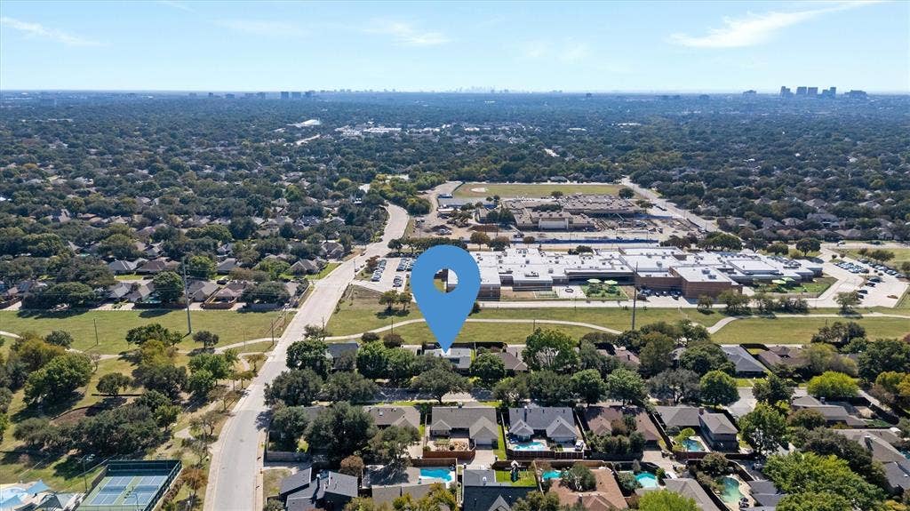 6822 Saint Anne Street, Dallas, TX 75248 6822 Saint Anne Street, Dallas, TX 75248