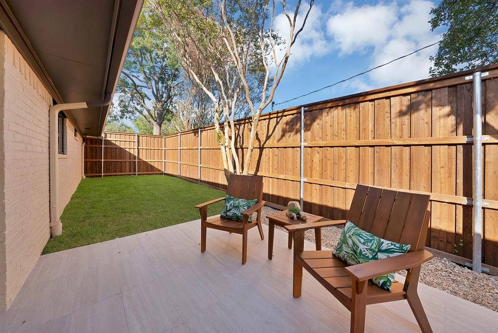 4310 Boca Bay Drive, Dallas, TX 75244 Primary bedroom patio