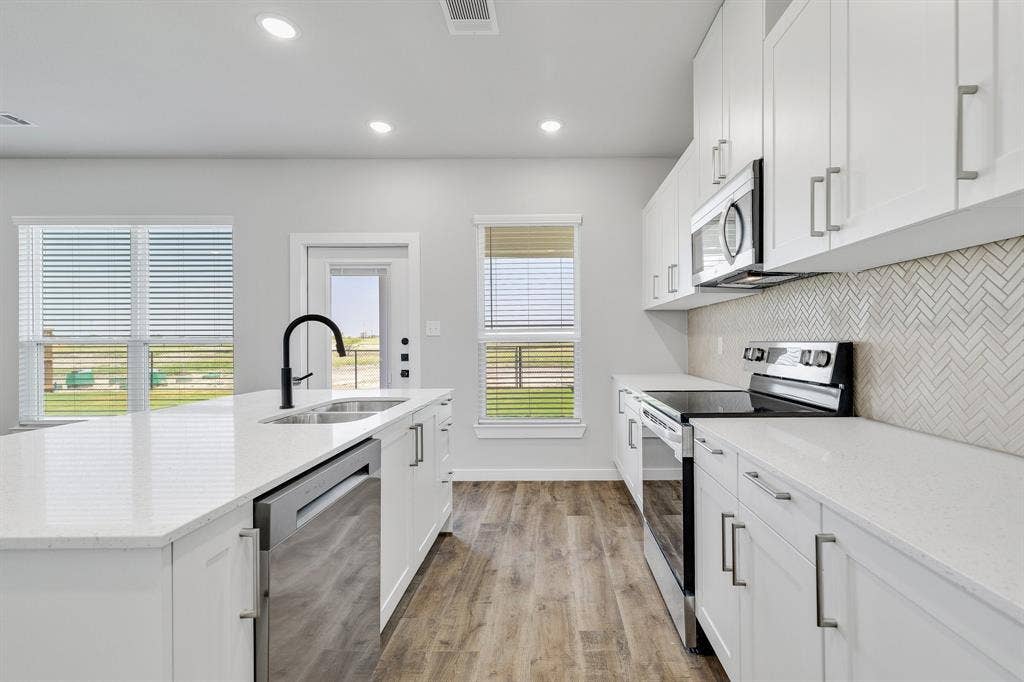 6625-6627 Florence Drive, Midlothian, TX 76065 6625-6627 Florence Drive, Midlothian, TX 76065