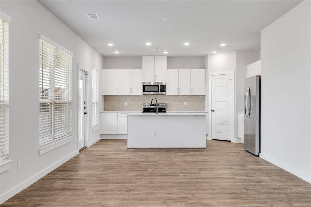 6625-6627 Florence Drive, Midlothian, TX 76065 6625-6627 Florence Drive, Midlothian, TX 76065