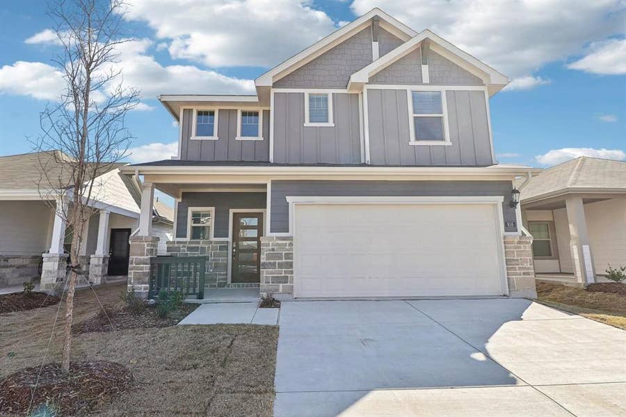 Property photo for 916 Tulip Trail, Lavon, TX