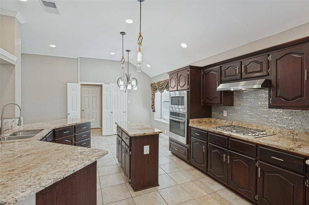 509 Teresa Court, DeSoto, TX 75115