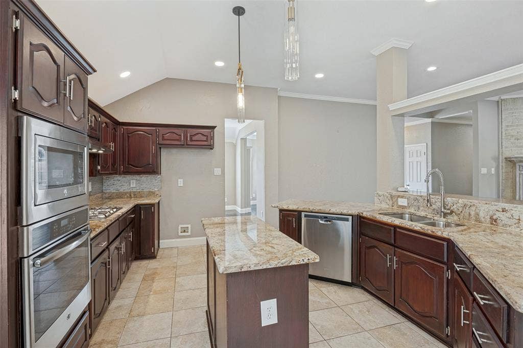 509 Teresa Court, DeSoto, TX 75115