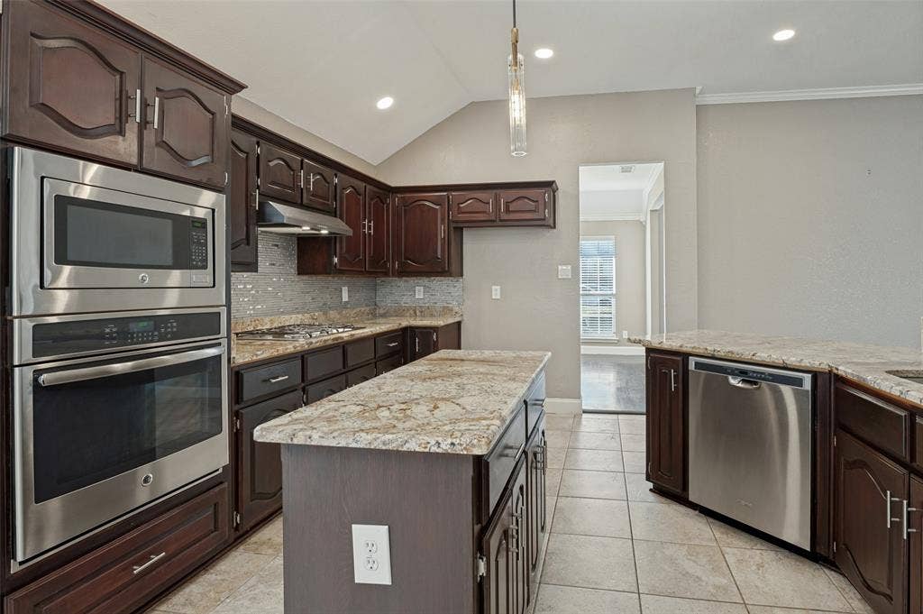 509 Teresa Court, DeSoto, TX 75115