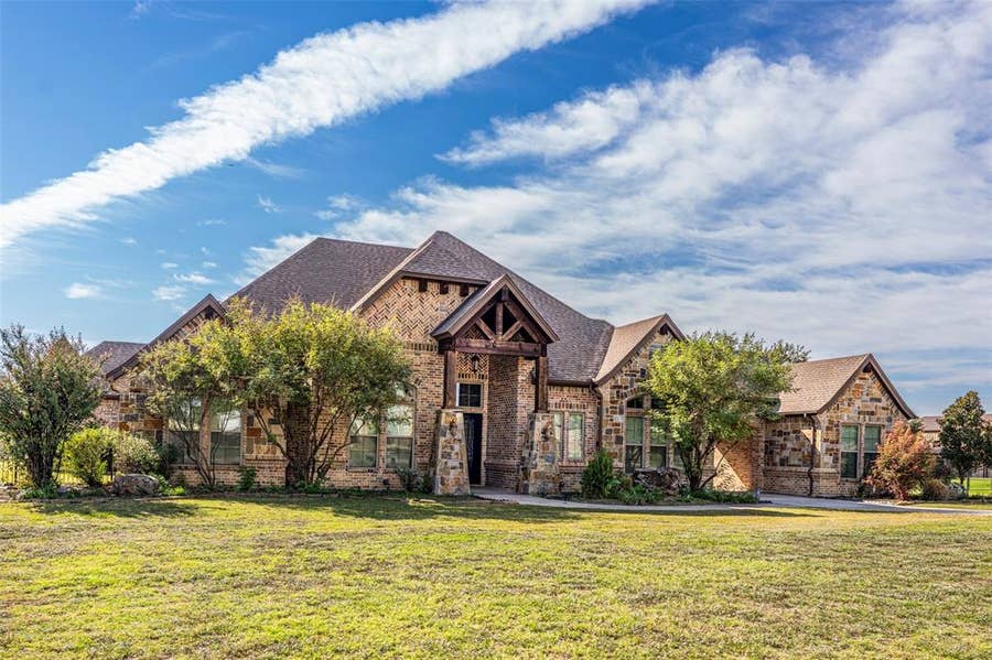 Property photo for 1531 Velda Kay Lane, Fort Worth, TX