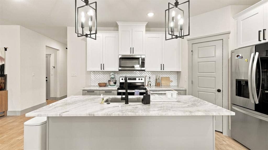 2306 Pedernales Court, Granbury, TX 76048 2306 Pedernales Court, Granbury, TX 76048