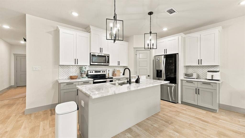2306 Pedernales Court, Granbury, TX 76048 2306 Pedernales Court, Granbury, TX 76048