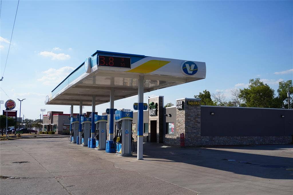 1200 W Moore Avenue, Terrell, TX 75160