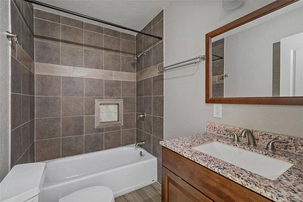 1414 White Way, McKinney, TX 75069 1414 White Way, McKinney, TX 75069