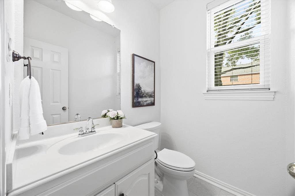 4537 Jenkins Drive, Plano, TX 75024 1st floor half bath