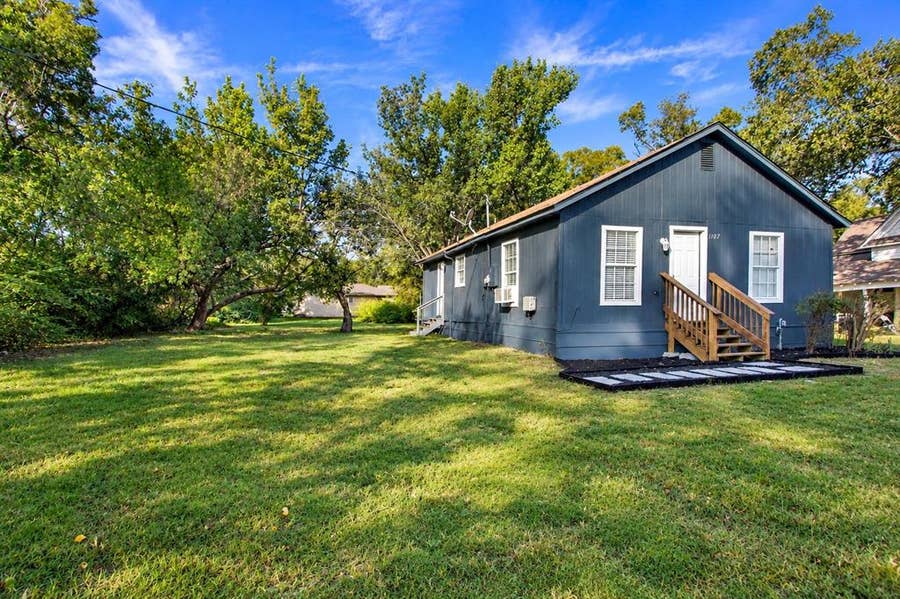 Property photo for 1107 Beech Street, Bonham, TX