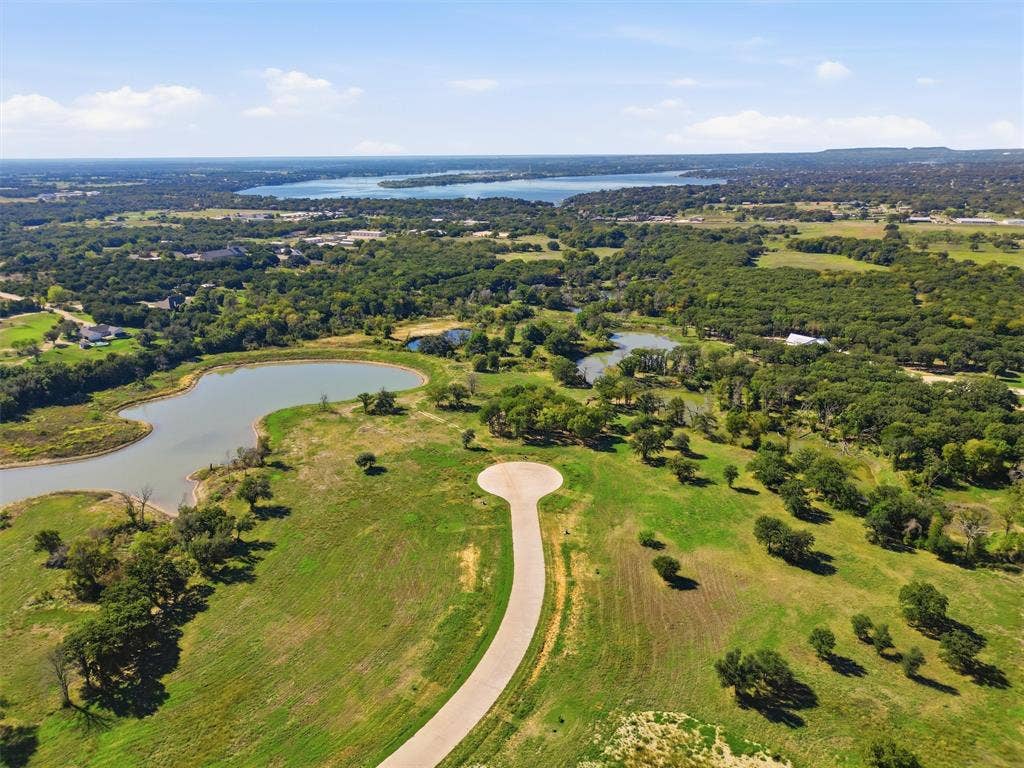 2031 Lindale Lane, Granbury, TX 76049 2031 Lindale Lane, Granbury, TX 76049