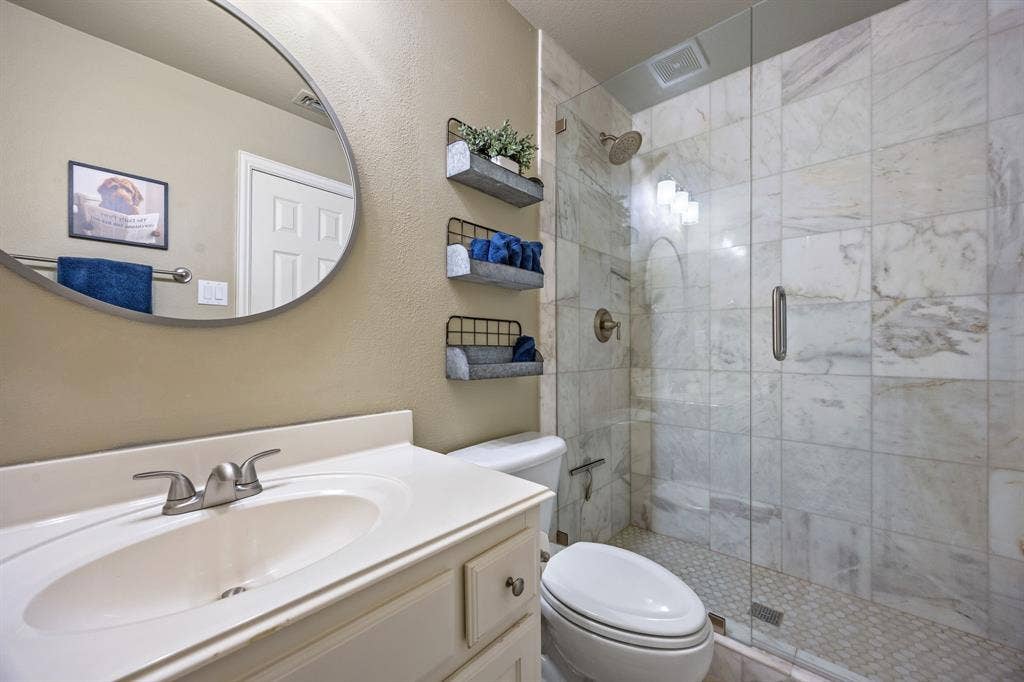 Full bathroom upstairs