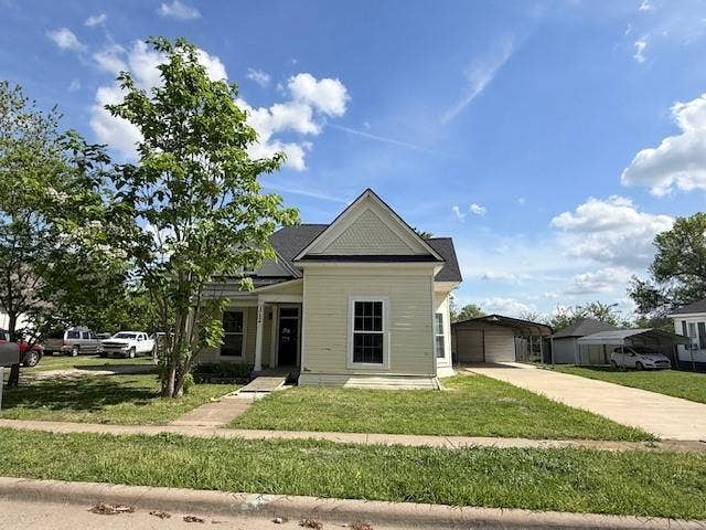 Property photo for 312 Poplar Street, Italy, TX
