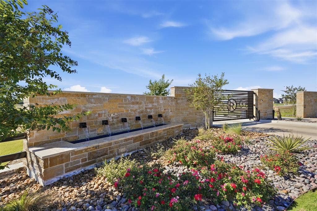 1019 Ranch Vista Road, Granbury, TX 76049