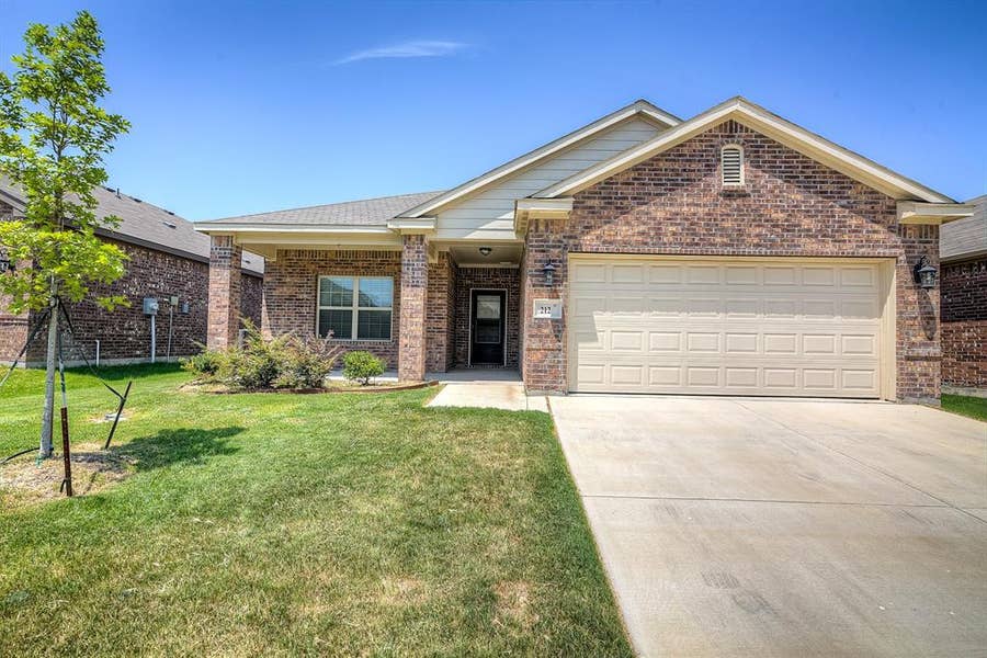Property photo for 212 Emerald Creek Drive, Fort Worth, TX