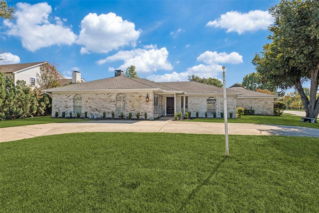 1137 Mill Springs, Richardson, TX 75080 1137 Mill Springs, Richardson, TX 75080