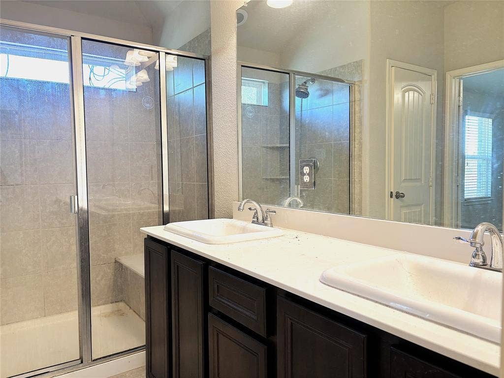 5200 Prairie Rose Drive, Forney, TX 75126 5200 Prairie Rose Drive, Forney, TX 75126