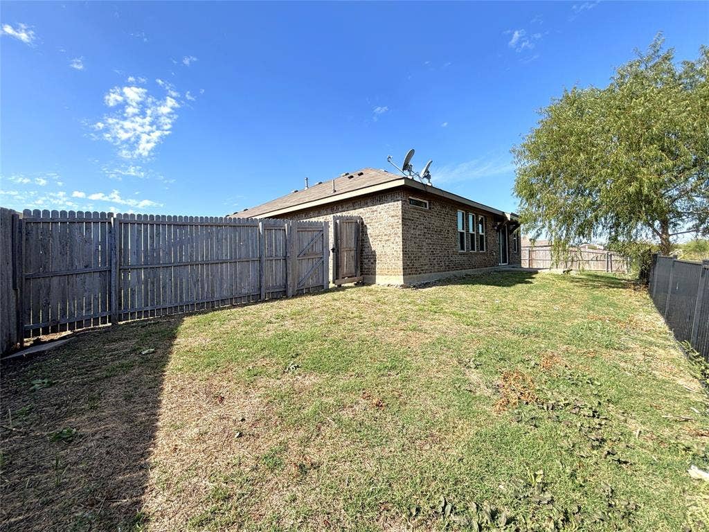 5200 Prairie Rose Drive, Forney, TX 75126 5200 Prairie Rose Drive, Forney, TX 75126