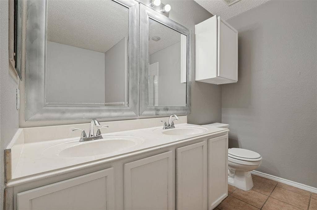 2551 Friendway Lane, Dallas, TX 75237 2551 Friendway Lane, Dallas, TX 75237