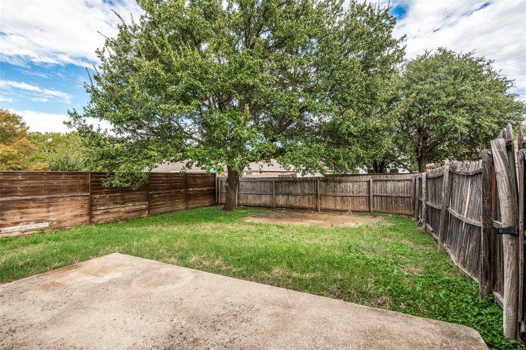 2551 Friendway Lane, Dallas, TX 75237 2551 Friendway Lane, Dallas, TX 75237