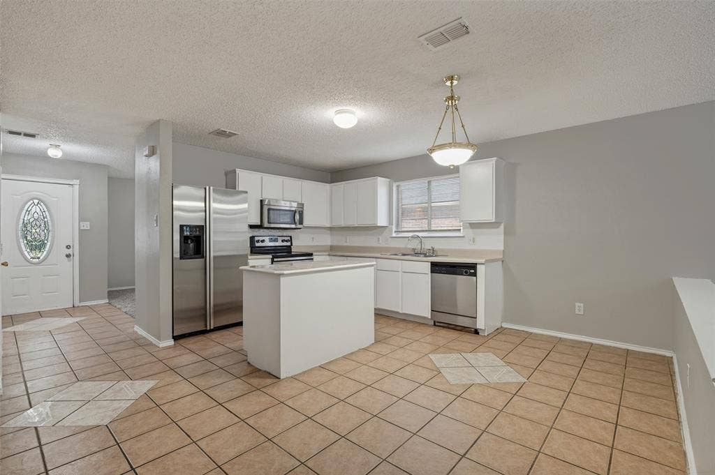 2551 Friendway Lane, Dallas, TX 75237 2551 Friendway Lane, Dallas, TX 75237