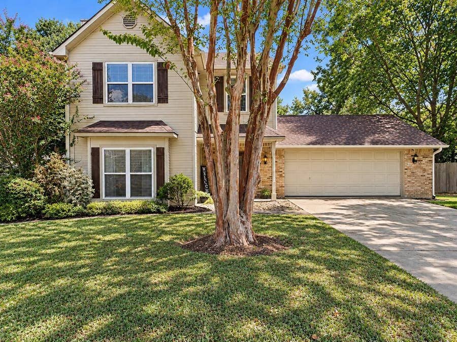 Property photo for 815 Lucas Drive, Athens, TX