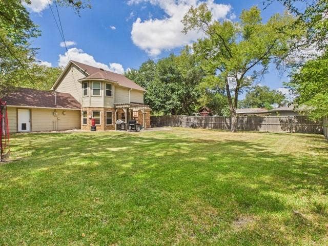 815 Lucas Drive, Athens, TX 75751