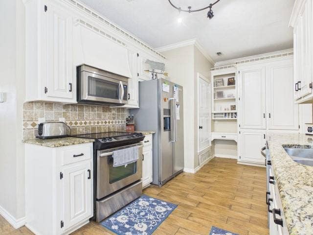 815 Lucas Drive, Athens, TX 75751