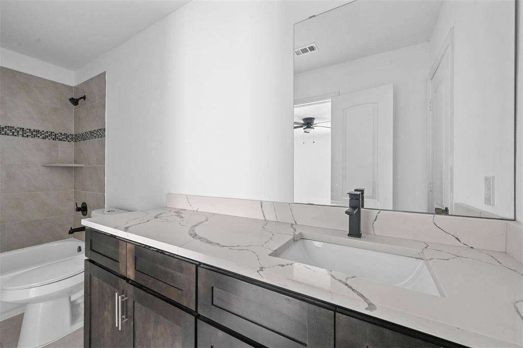 166 Coahoma Street, Mabank, TX 75156