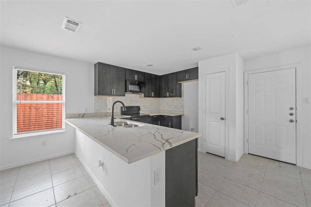 166 Coahoma Street, Mabank, TX 75156