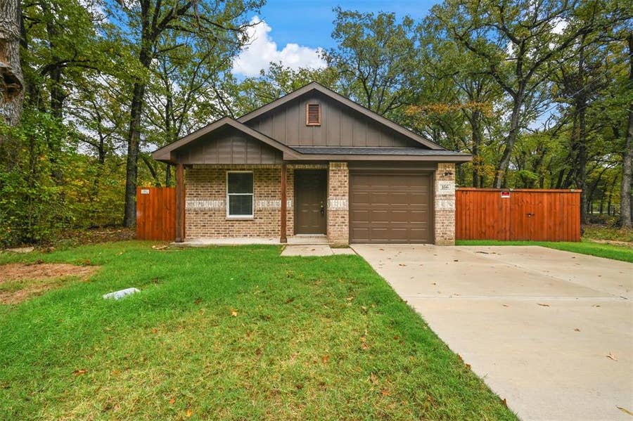 Property photo for 166 Coahoma Street, Mabank, TX