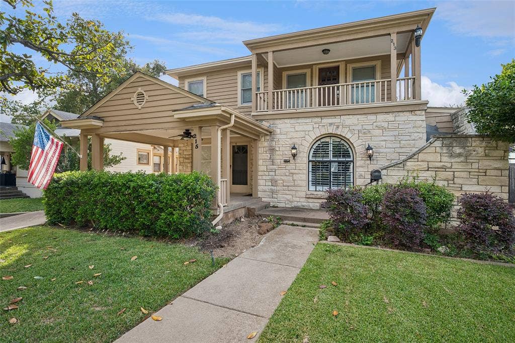 215 N Winnetka Avenue, Dallas, TX 75208