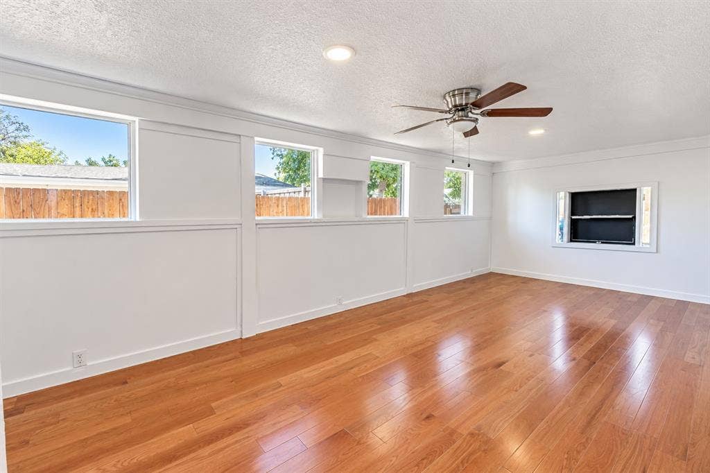2402 Housley Drive, Dallas, TX 75228 2402 Housley Drive, Dallas, TX 75228