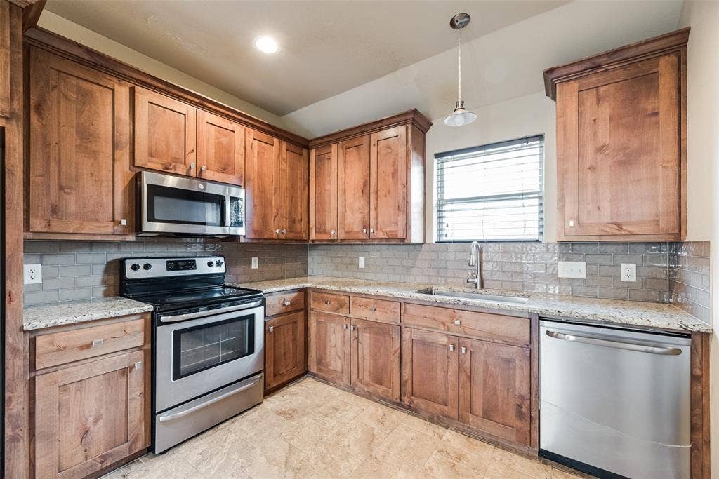 3312 Kari Lane, Greenville, TX 75402 3312 Kari Lane, Greenville, TX 75402