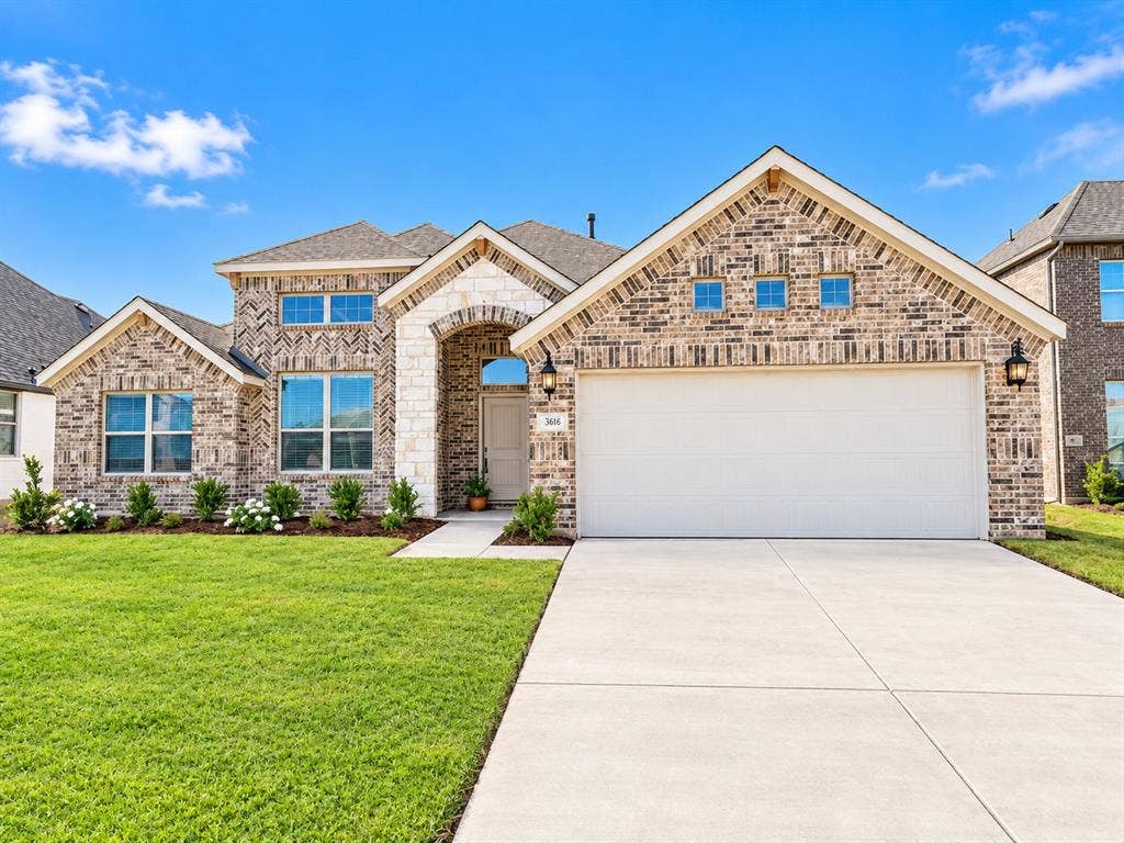 301 Delaford Drive, Forney, TX 75126 Welcome home to 301 Delaford Drive, a 2021-built brick home with an attached 2-car garage in Eagle Ridge.