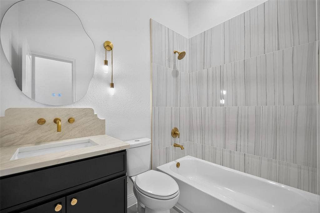 3017 Hibiscus Drive, Garland, TX 75040 3017 Hibiscus Drive, Garland, TX 75040